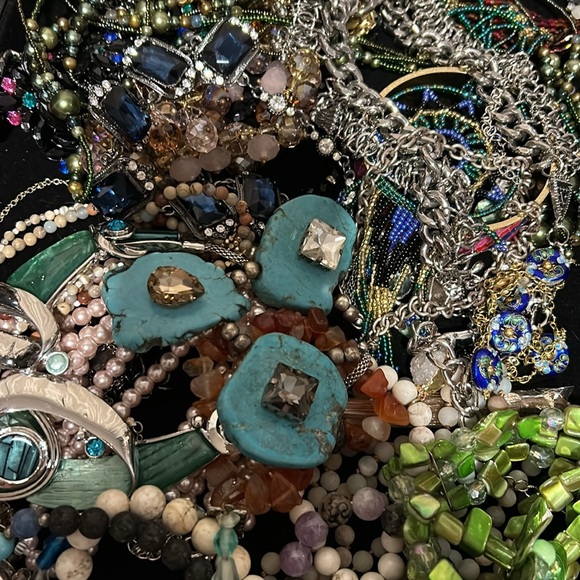 10/2 jewelry show 
$10 minimum - Picture 1 of 4